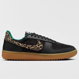 ✨NIB NIKE WOMENS FIELD GENERAL SNEAKER✨